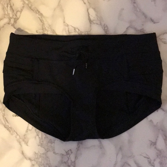lululemon hot yoga shorts